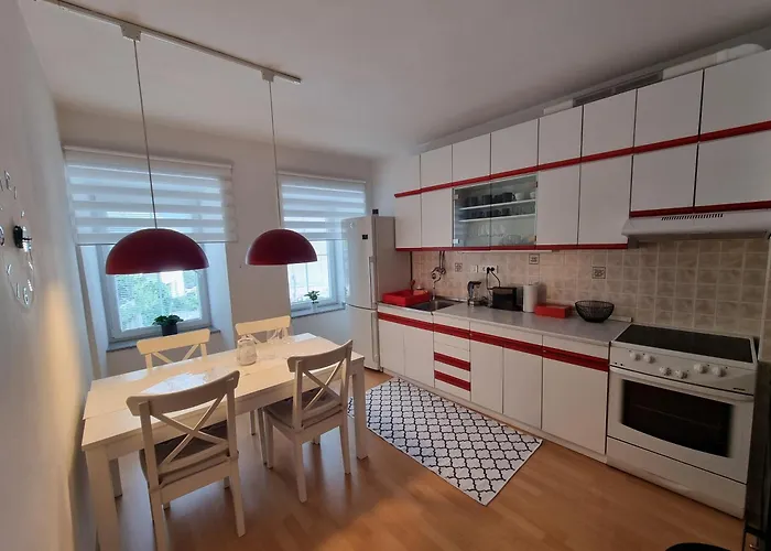 Apartma Katarina's Place דירה בובק
